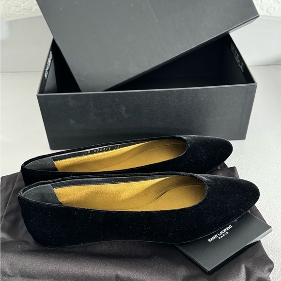 Saint Laurent Gio Classic Ballerina Flats - Picture 4 of 10